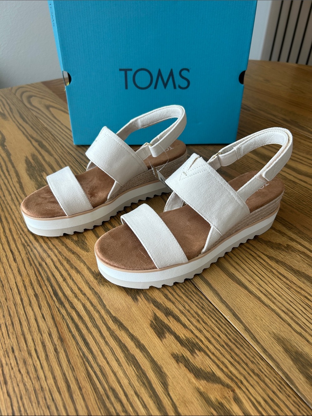 TOMS Emilia Platform Slingback Sandals, Natural Canvas, size 9.5, NIB